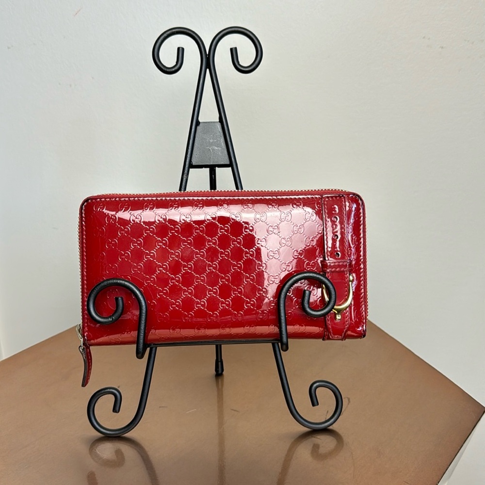 Authentic Gucci zip around long wallet